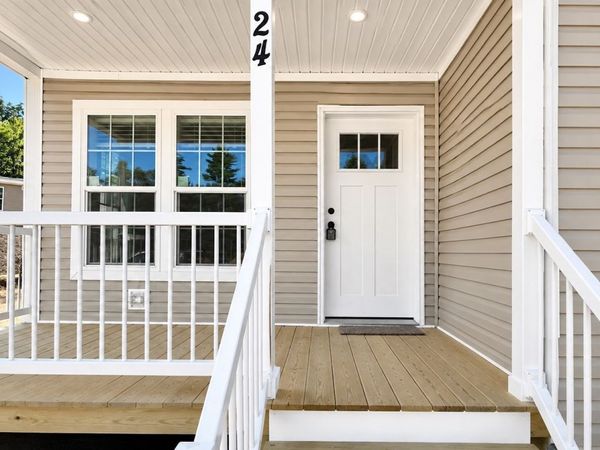 24 Pinrock Drive, Sturbridge, MA 01566