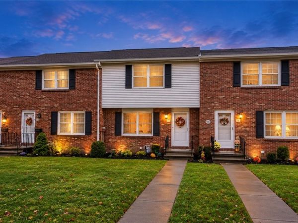 28 Wimbledon Lane , Buffalo, NY 14224