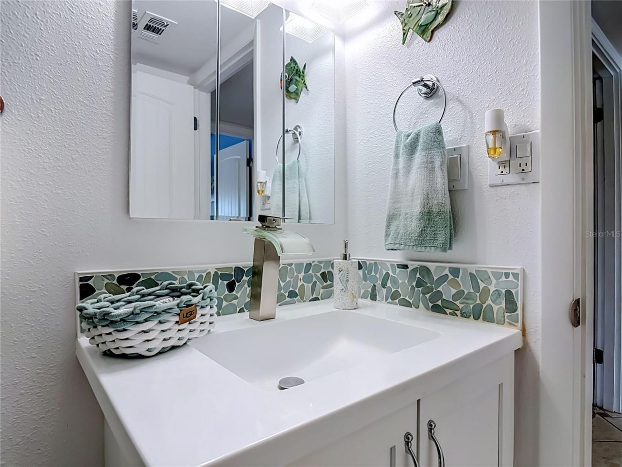 325 N Causeway, Unit 203, New Smyrna Beach, FL 32169 Photo