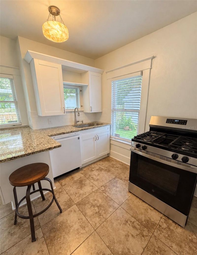 950 10th Street N, Saint Petersburg, FL 33705 Photo