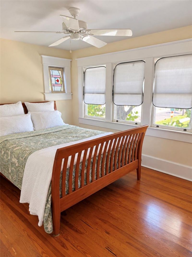 950 10th Street N, Saint Petersburg, FL 33705 Photo
