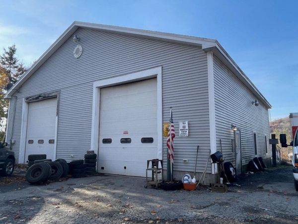 384 Old County Road, Rockland, ME 04841