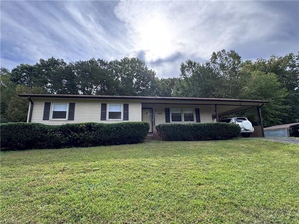 305 Kingston Drive , King, NC 27021