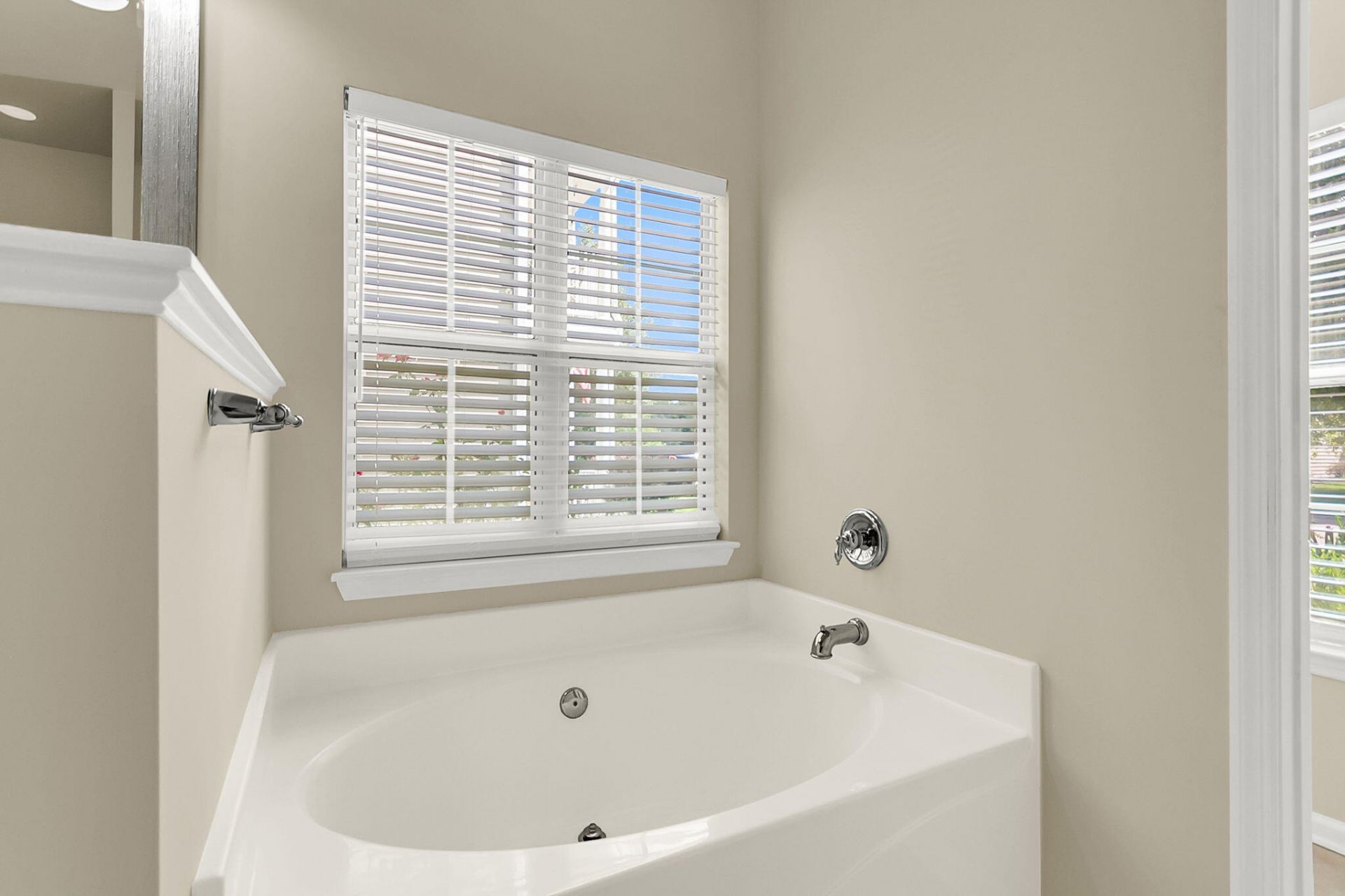 100 Cottage Path Lane Photo 14