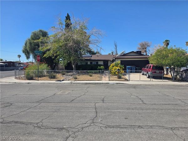 5289 Reeder Circle , Las Vegas, NV 89119