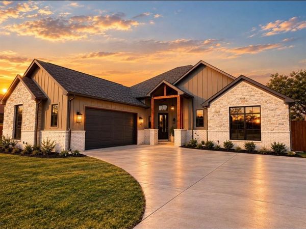 10004 Stoneleigh Drive, Benbrook, TX 76126