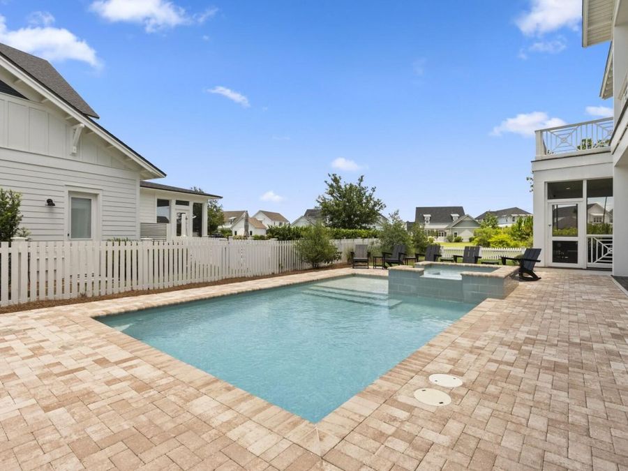 Property Image 100