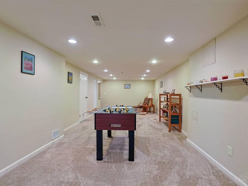 8410 Sunrise Avenue, Springfield Township, OH 45231 Photo 28
