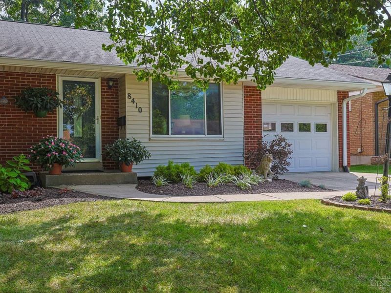 8410 Sunrise Avenue, Springfield Township, OH 45231 Photo 3