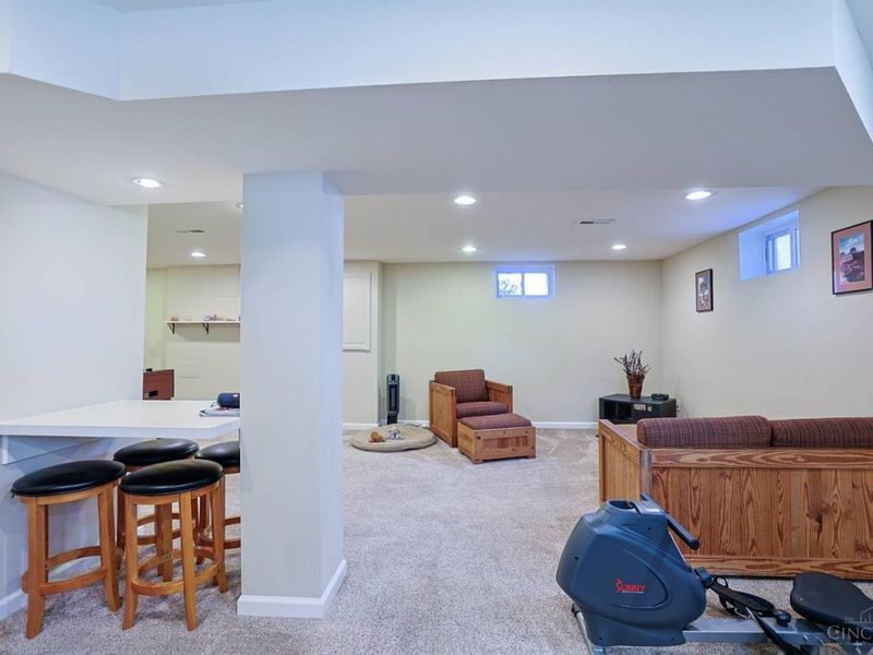 8410 Sunrise Avenue, Springfield Township, OH 45231 Photo 32