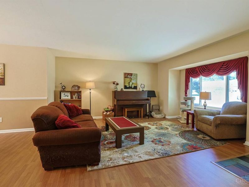 8410 Sunrise Avenue, Springfield Township, OH 45231 Photo 4