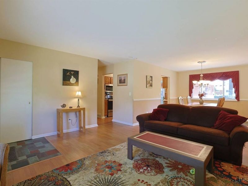 8410 Sunrise Avenue, Springfield Township, OH 45231 Photo 5