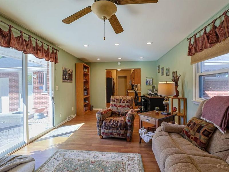 8410 Sunrise Avenue, Springfield Township, OH 45231 Photo 8
