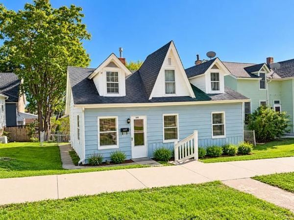 640 W 11th Street Street, Dubuque, IA 52001