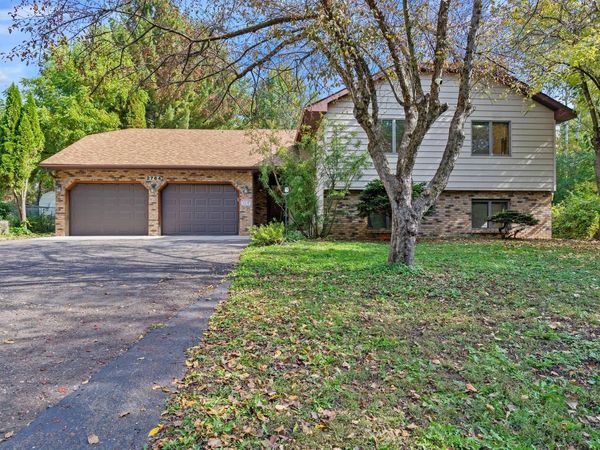 2764 Southlawn Drive, Maplewood, MN 55109