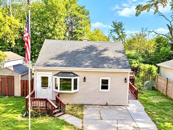 1141 S OAKLAND AVENUE, Green Bay, WI 54304
