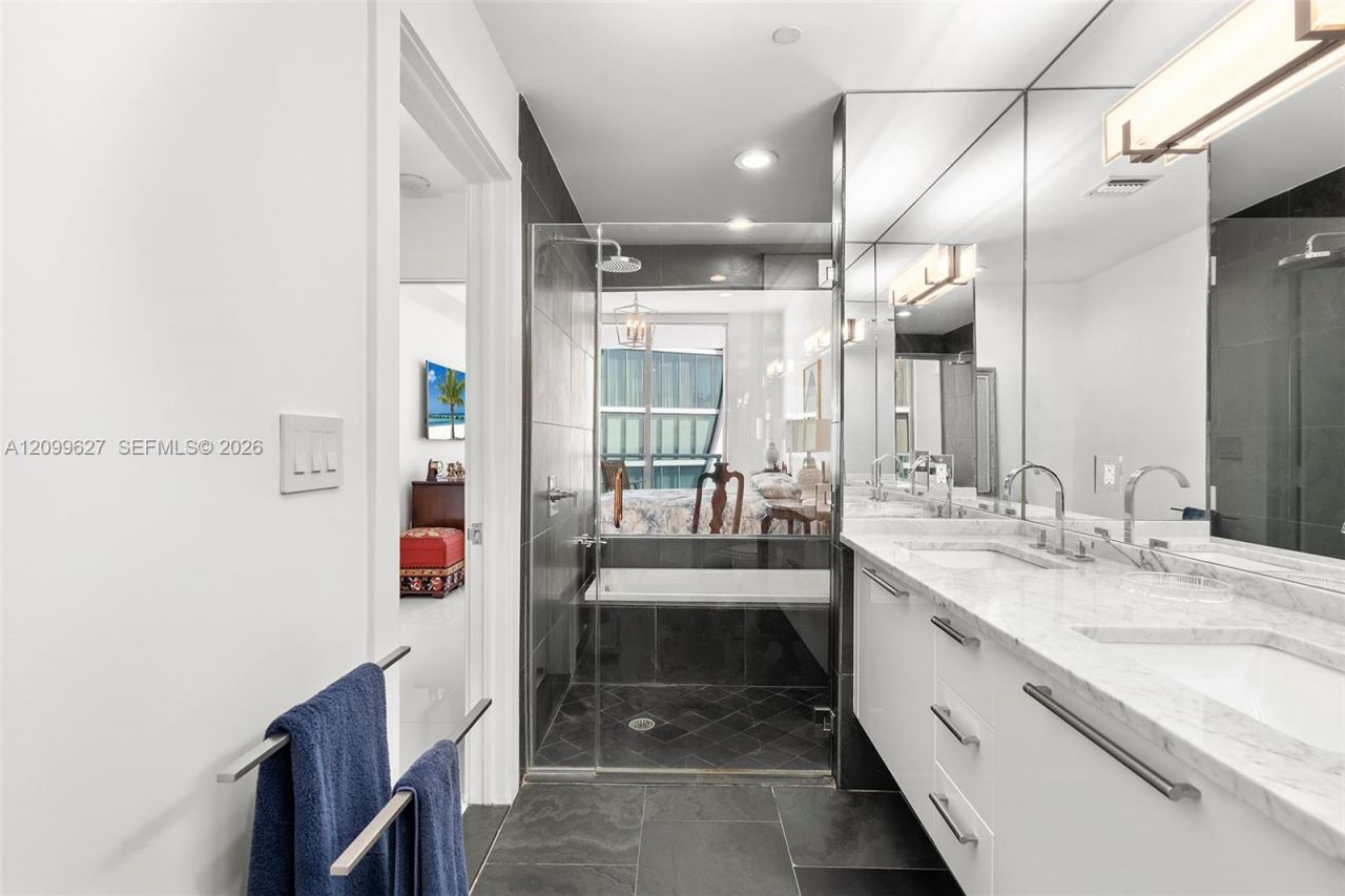 900 Biscayne Blvd , Unit 5310, Miami, FL 33132 Photo