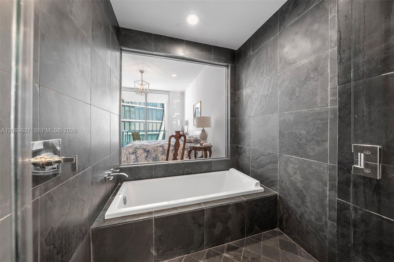 900 Biscayne Blvd , Unit 5310, Miami, FL 33132 Photo