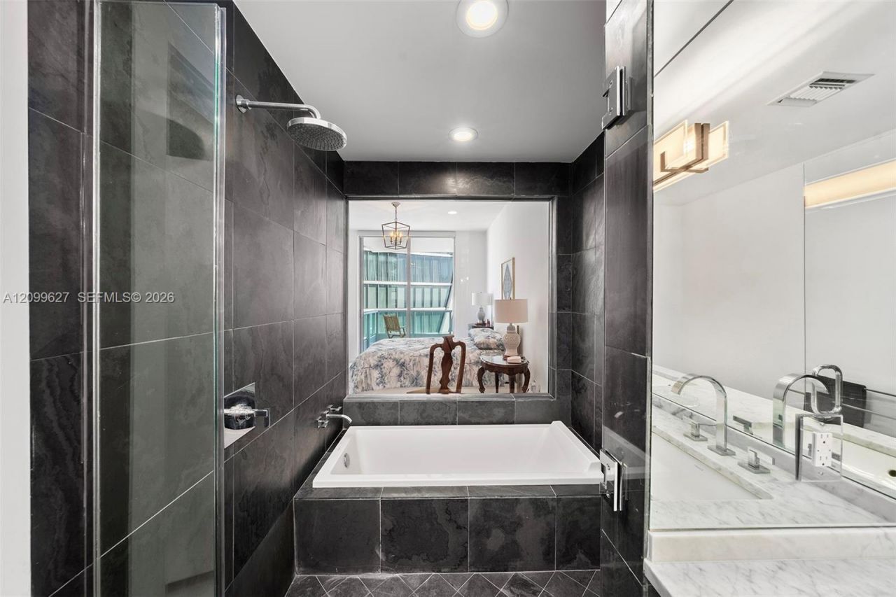 900 Biscayne Blvd , Unit 5310, Miami, FL 33132 Photo