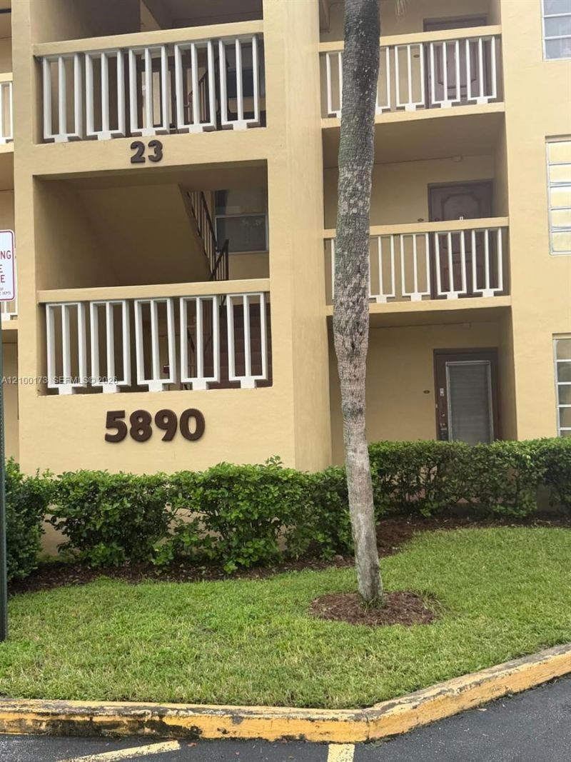 5890 NW 64th Ave , Unit 308, Tamarac, FL 33319 Photo