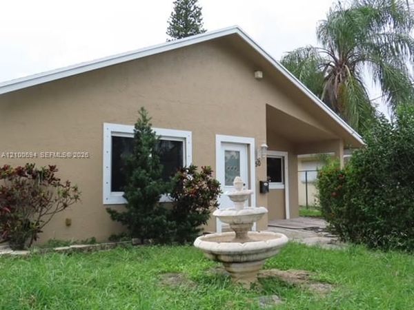 50 SE 11th St , Dania Beach, FL 33004