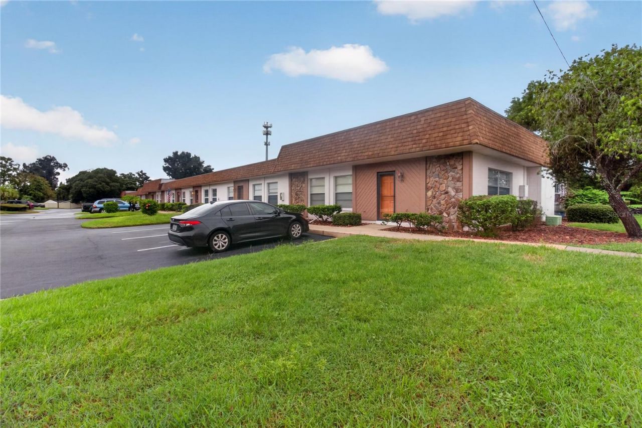 6176 Chesham Drive , Unit 8, New Port Richey, FL 34653 Photo