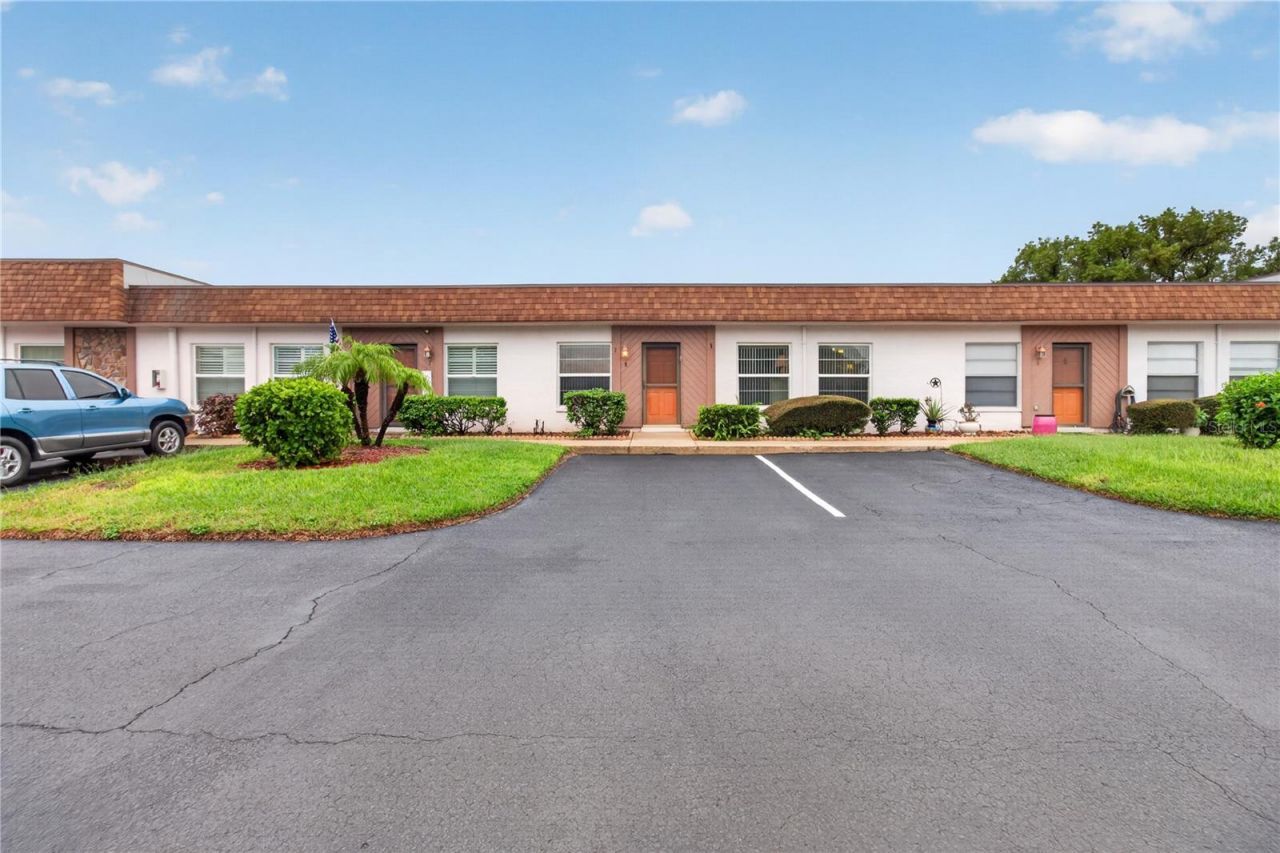 6176 Chesham Drive , Unit 8, New Port Richey, FL 34653 Photo