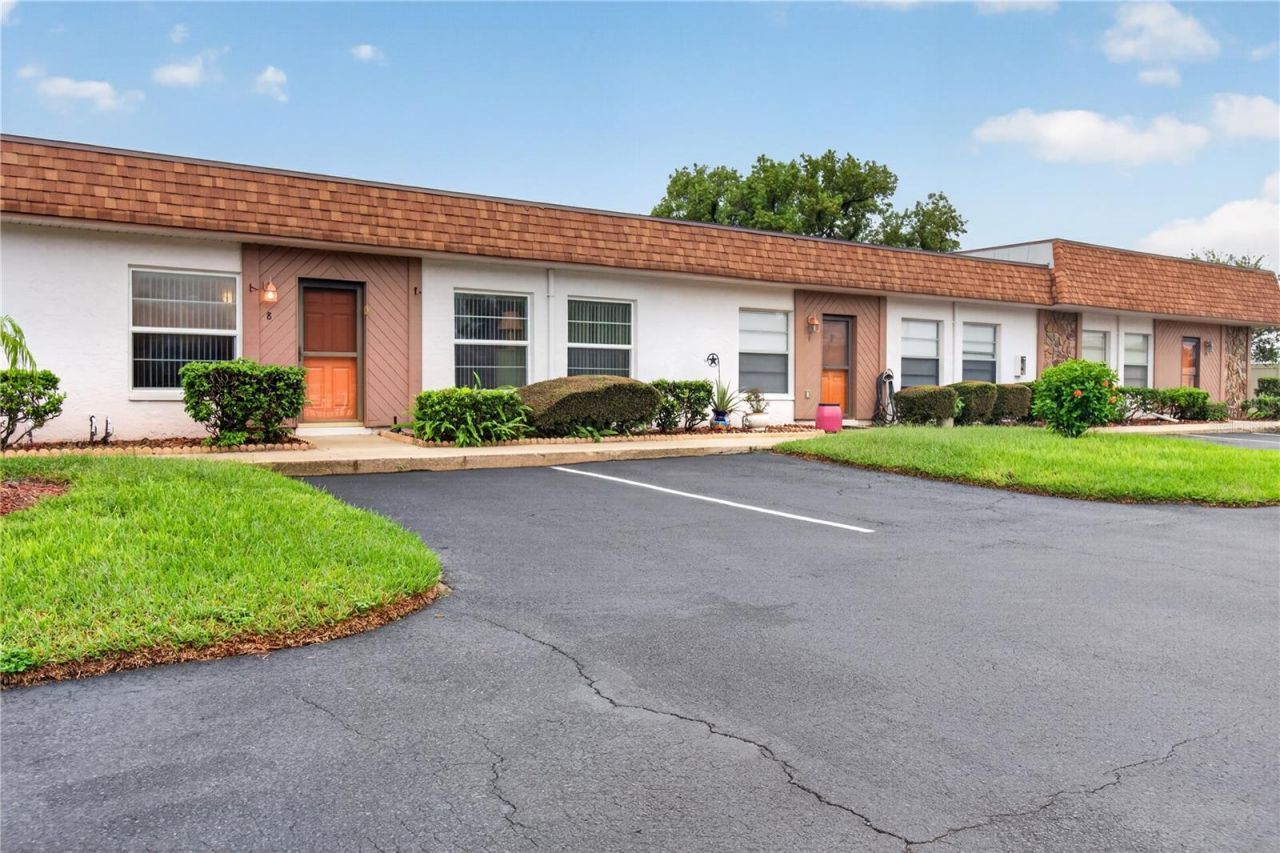 6176 Chesham Drive , Unit 8, New Port Richey, FL 34653 Photo