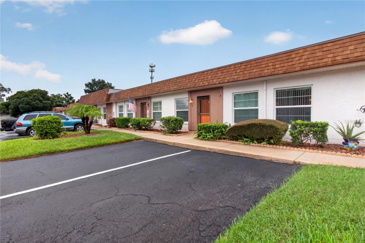 6176 Chesham Drive , Unit 8, New Port Richey, FL 34653 Photo