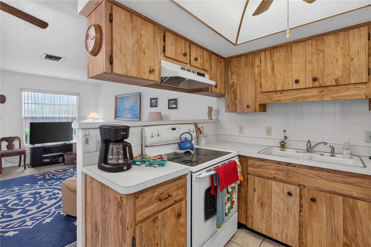 6176 Chesham Drive , Unit 8, New Port Richey, FL 34653 Photo