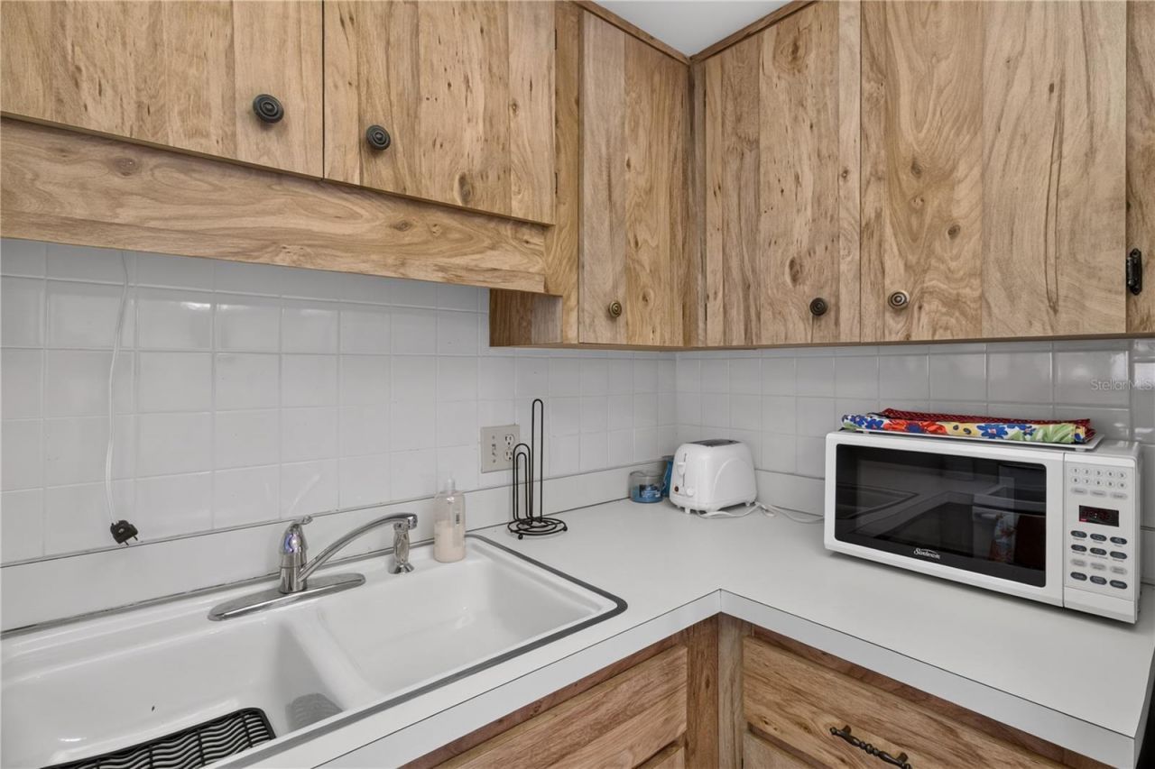 6176 Chesham Drive , Unit 8, New Port Richey, FL 34653 Photo