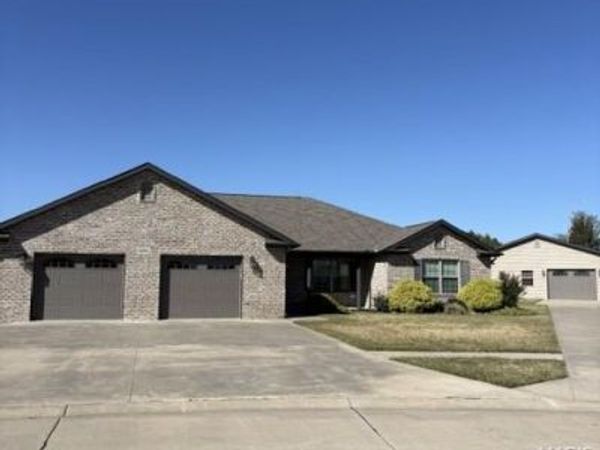1202 Yellowstone , Sikeston, MO 63801