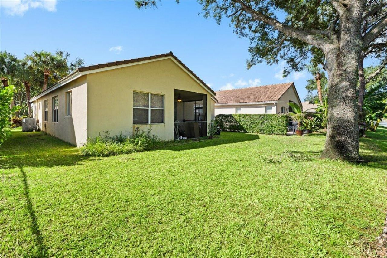 122 Seminole Lakes Drive, Royal Palm Beach, FL 33411 Photo