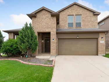 1713 Falling Star Drive, Fort Worth, TX 76052