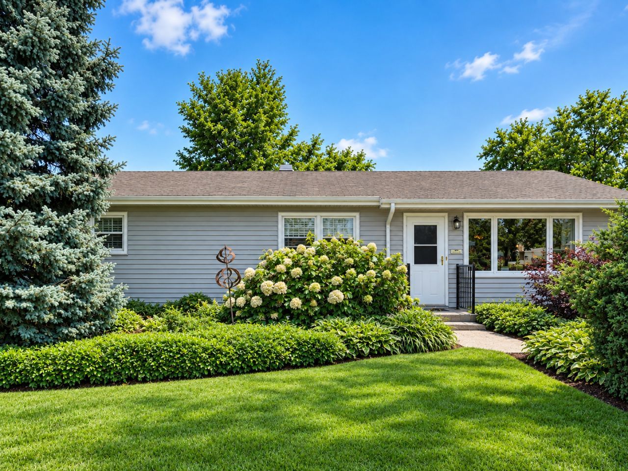 113 Holly Avenue, Darien, IL 60561 Main Photo