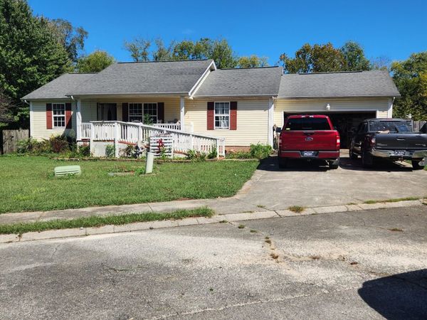134 Claire St , Benton, TN 37307