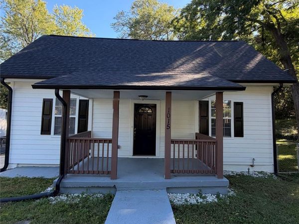 1015 4th Avenue , Gastonia, NC 28052