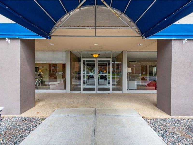 12520 Edgewater Drive , Unit 1506, Lakewood, OH 44107 Photo 2