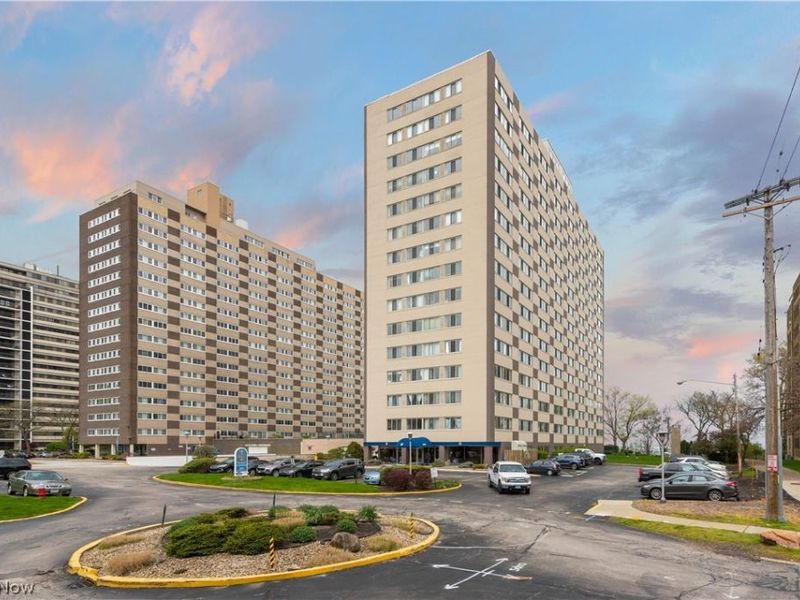 12520 Edgewater Drive , Unit 1506, Lakewood, OH 44107 Photo 3