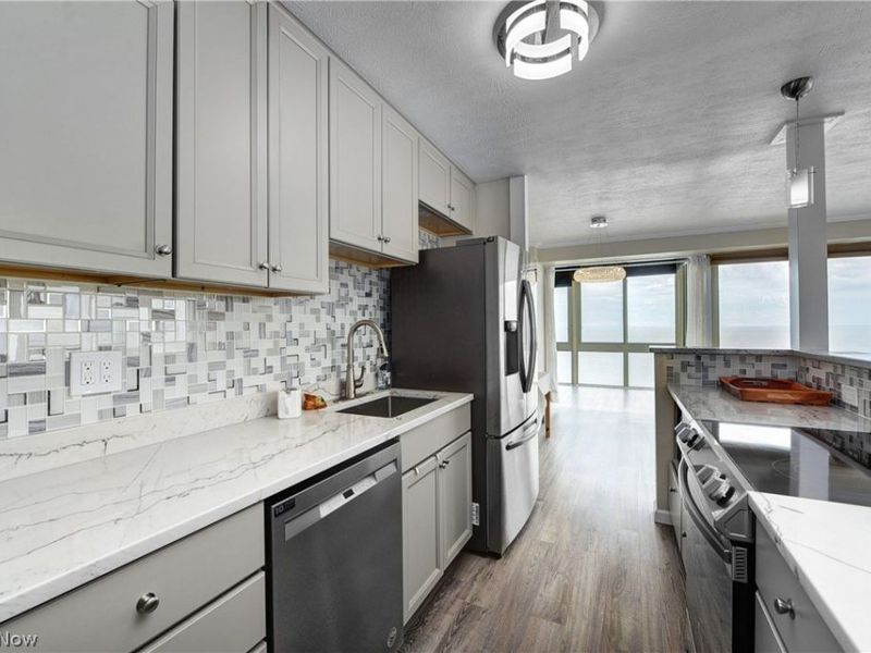 12520 Edgewater Drive , Unit 1506, Lakewood, OH 44107 Photo 9