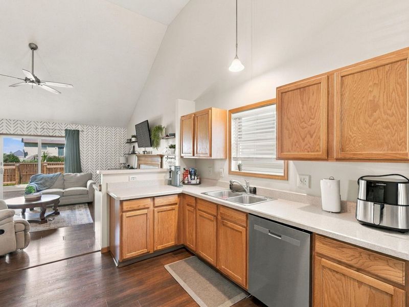 5850 Wellbrid Drive, Galloway, OH 43119 Photo 10