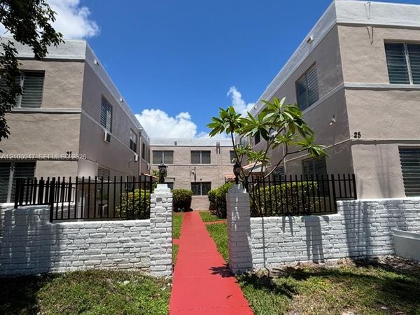 29 Navarre Ave, Unit 6, Coral Gables, FL 33134