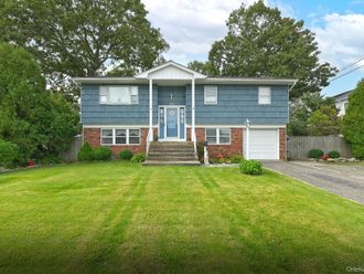 245 N Fulton Avenue Lindenhurst, NY 11757