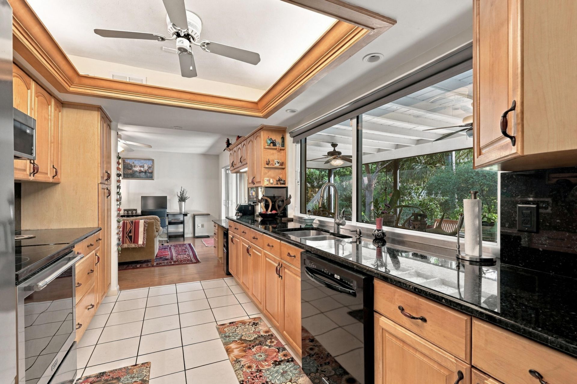 9714 Honeysuckle Avenue, Palm Beach Gardens, FL 33410 Photo