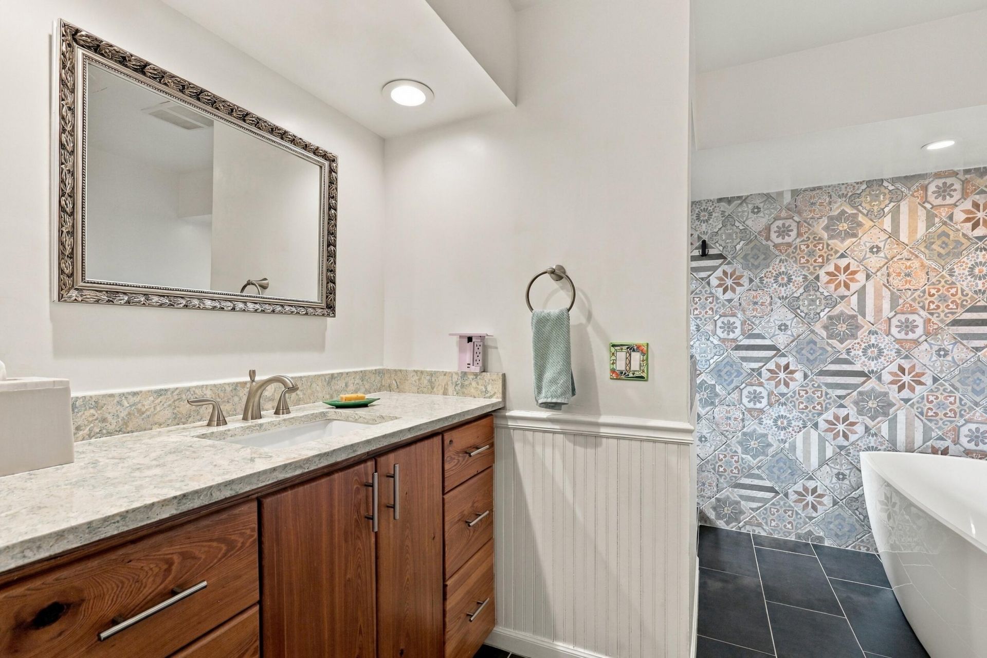 9714 Honeysuckle Avenue, Palm Beach Gardens, FL 33410 Photo