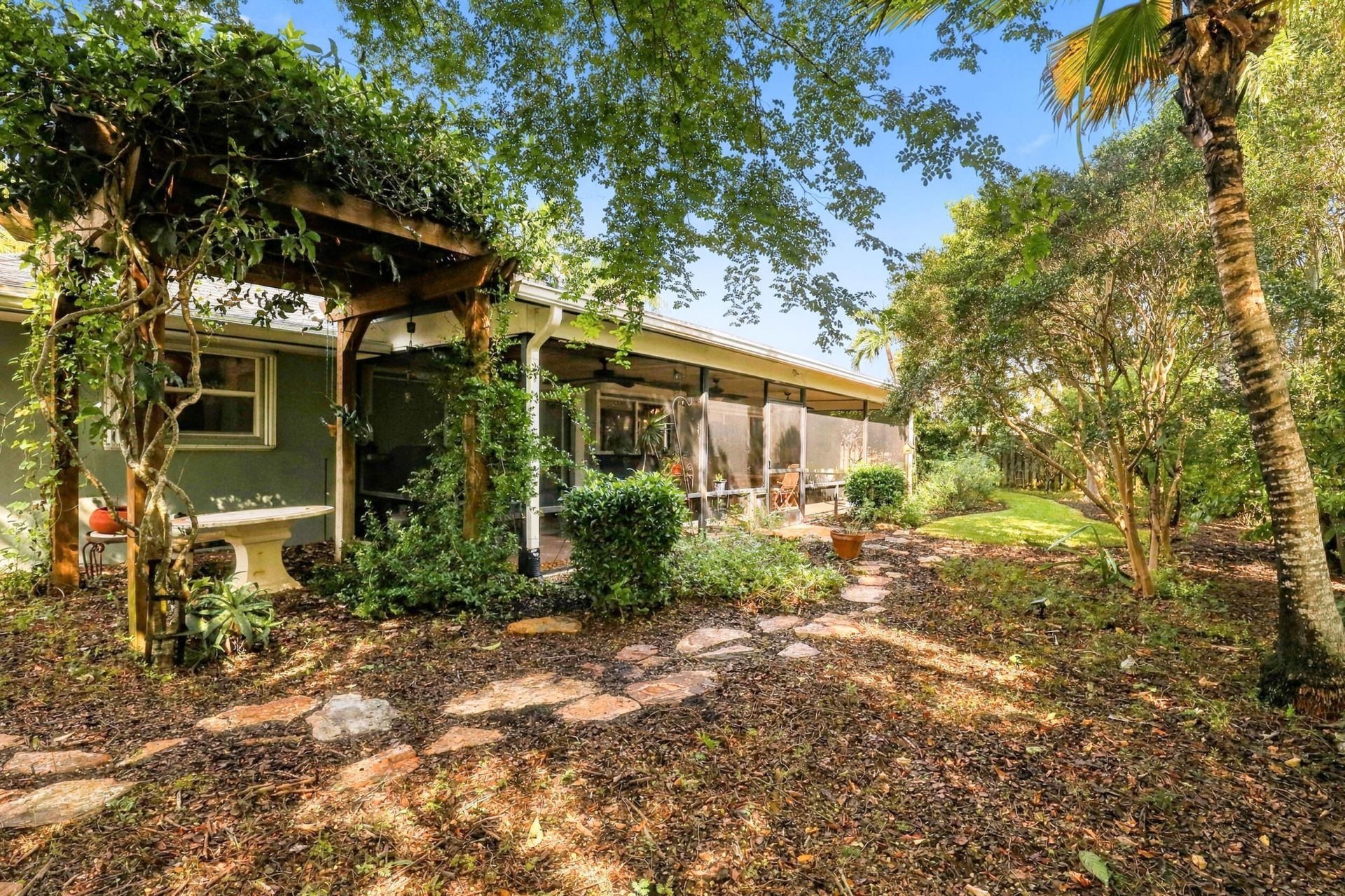 9714 Honeysuckle Avenue, Palm Beach Gardens, FL 33410 Photo