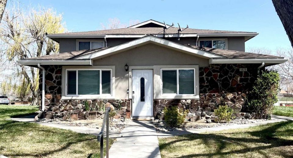 5020 Tahiti Way, Unit 4, Reno, NV 89502 Photo