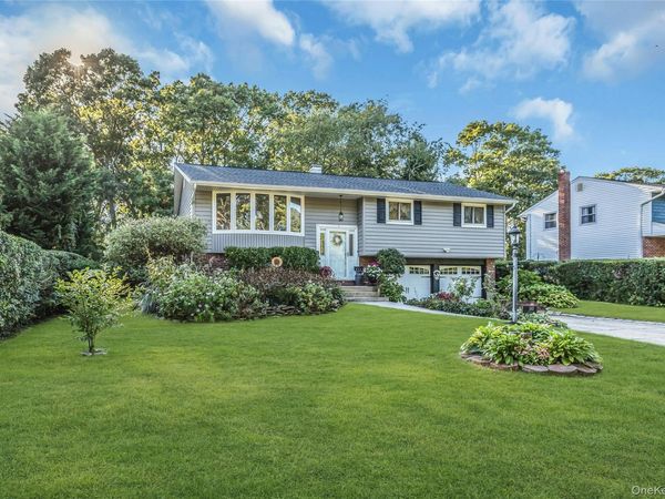 160 Overlook Drive , East Islip, NY 11730