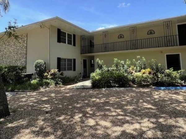 800 Coquina Lane, Unit 204, Vero Beach, FL 32963