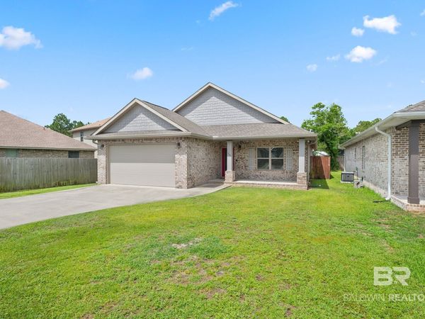 725 Upper Heron Way, Pensacola, FL 32506